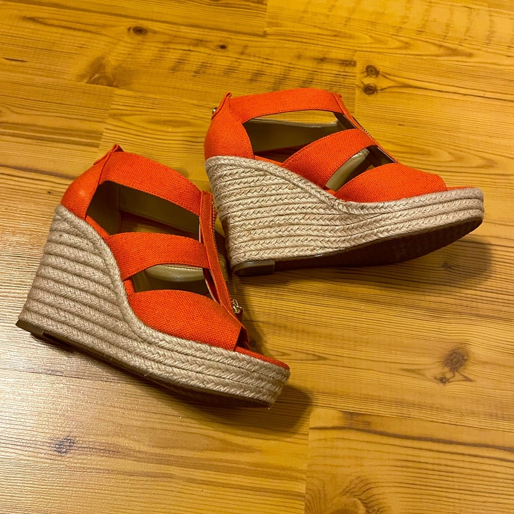 MICHAEL KORS WEDGE